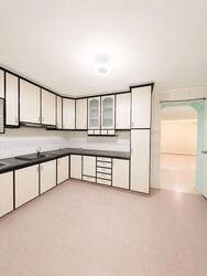 Blk 324 Tampines Street 32 (Tampines), HDB Executive #582304501